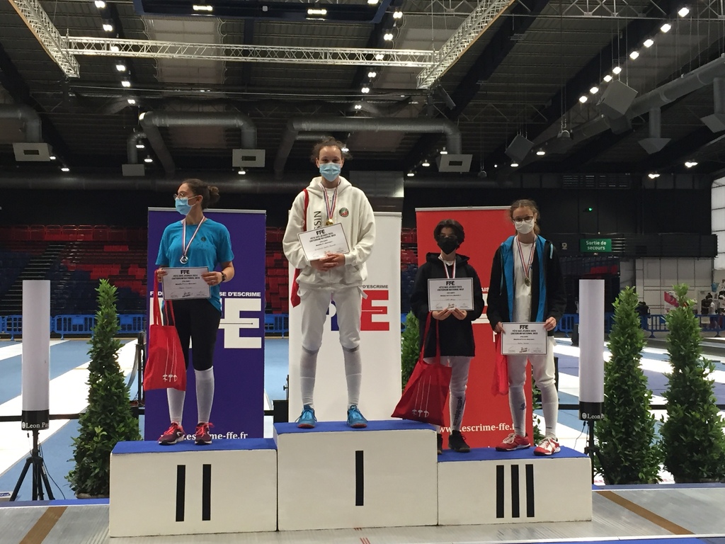 Gwendoline LAHAROTTE remporte la Fête des Jeunes à l&rsquo;épée
